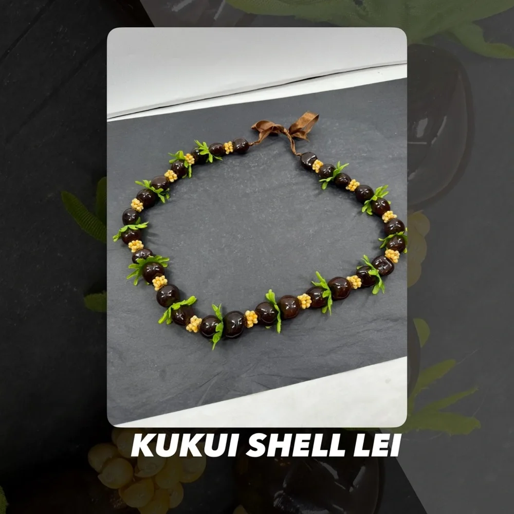 EUC Kukui Shell Lei